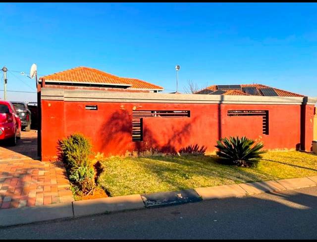 3 BEDROOM HOUSE FOR SALE IN WITPOORTJIE